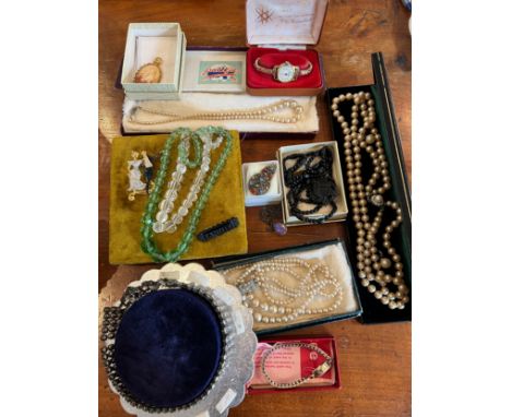 Vintage costume jewellery to include jet ‘Annie’ brooch, Timex watch, glass beads, dress clip, diamanté choker etc. 