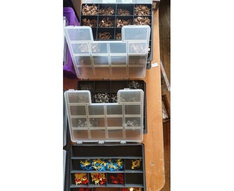 8 plastic carry cases with mixed plastic figures including American war of independence and some tools
