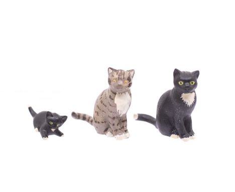 Hantel painted Pewter miniatures 1982 first issue Scotland;&nbsp;set of Cats and Kitten VM24 and vM25(3)
