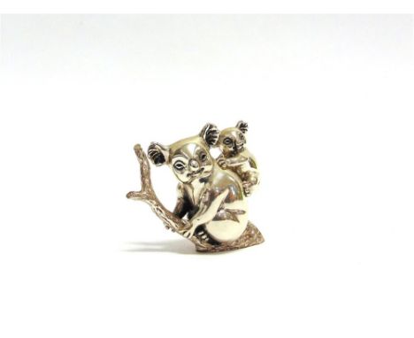 A SATURNO SILVER FIGURE OF A KOALA AND CUB ON TREE TRUNK,  approx 4cm high