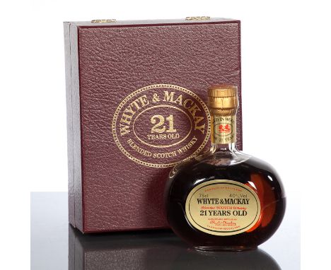 WHYTE & MACKAY 21 YEAR OLD
Blended Scotch whisky. 75cl, 40% volume. In presentation box. CONDITION REPORT: Good condition