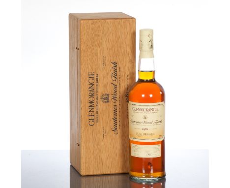 GLENMORANGIE 1981 SAUTERNES WOOD FINISH 
Limited edition single Highland malt Scotch whisky. Distilled 1981, bottled 2002. Bo