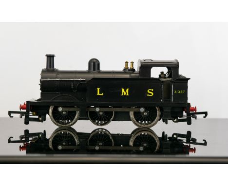 OO Gauge Wren Locomotive Engine In original card box, NO. 2206 0-6-0 Tank. Please see image