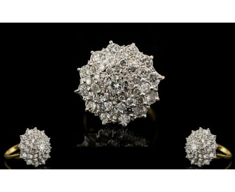 Ladies - Attractive 18ct Gold Diamond Set Cluster Ring, Flower head Design. The Diamonds are Bright and Lively. Est Colour G 