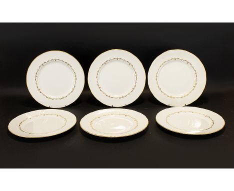 Royal Worcester 'Chantilly' Pattern Set Of Six Large Cabinet Plates Each embellished in 22ct gold, each plate 10.75 inches, a