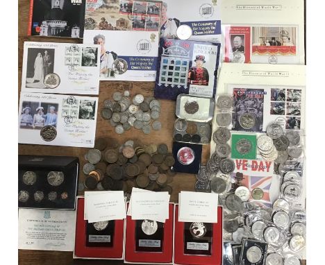 Large lot of mixed coins, including Three Sterling Silver Franklin Mint Commemorative Coins in Original Presentation Cases, 1