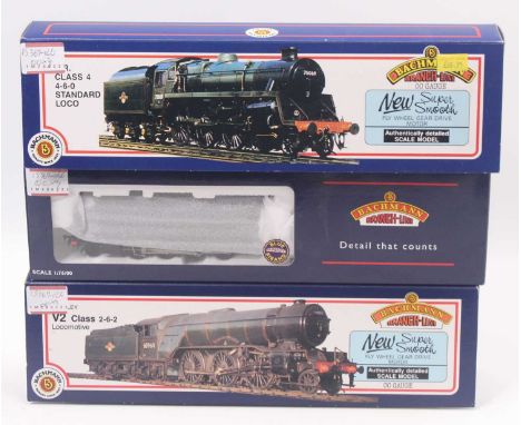 Three Bachmann 00 gauge locos to include a BR standard 4 in BR black, early emblem, no.75073, a WD austerity 2-8-0 in BR blac