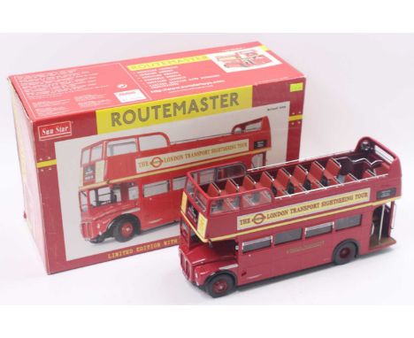 Sun Star 1/24 scale limited edition model of the Original London Transport Sightseeing Tour Bus, RM94 open top, limited editi