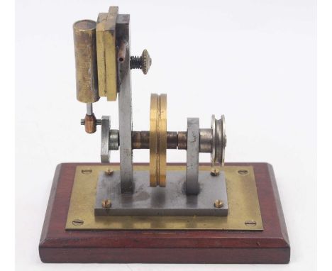 Scratchbuilt 1960s Vertical Oscillating Steam Engine, raised on wooden plinth, free running example, height 12cm