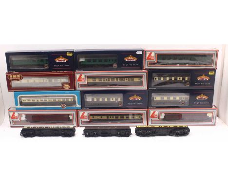 One Tray containing 00 gauge GWR coaches, mostly boxed, by various manufacturers, including Bachmann, Airfix, and Lima. All e