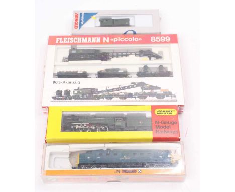 A small collection on N gauge to include an Arnold class 55 Deltic, no.9006, in BR blue, "The Fife and Forfar Yeomanry", a Mi