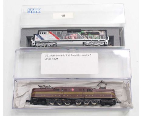 Two N gauge locos to include a Bachmann GG1 Pennsylvania Rail Road Brunswick 5 stripe, no.4829, road shield missing one side,
