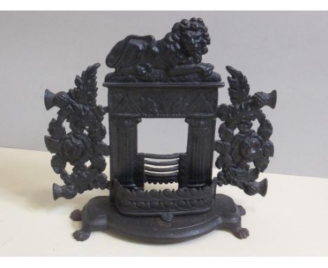 A VICTORIAN CAST IRON MINIATURE FIRE GRATE, APPROX. 32 cm