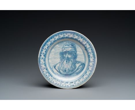 Fullt title: A small blue and white maiolica dish with a fine portrait of Zeus, Verstraeten workshop, Haarlem, 17th C.Descrip