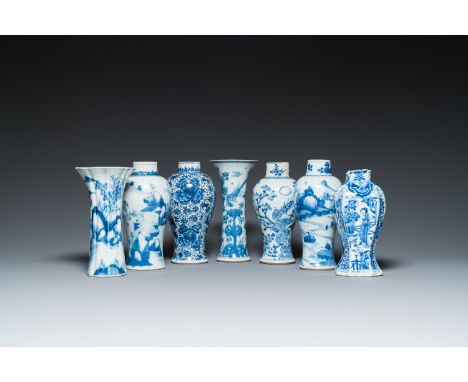 Fullt title: Seven Chinese blue and white vases, KangxiDescription: H.: 23 cm (the tallest)