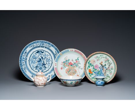 Fullt title: Three Chinese blue, white and famille rose dishes, a bowl, a teapot and a zhadou, 18/19th C.Description: Dia.: 3
