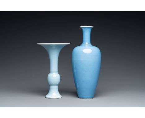 Fullt title: Two Chinese monochrome blue-glazed vases, Kangxi and Guangxu marks, 19/20th C.Description: H.: 24,5 cm (the tall
