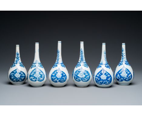 Fullt title: Six Chinese blue and white rosewater sprinklers, KangxiDescription: H.: 17,5 cm (the tallest) Condition: (UV-che