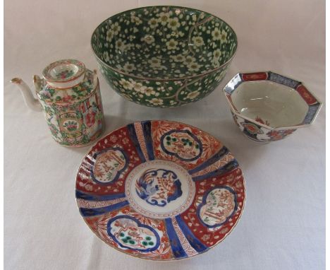 Green Chinese bowl H 10 cm, D 23.5 cm, Imari plate D 21 cm and bowl H 7 cm and a Cantonese teapot H 12 cm