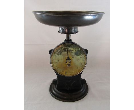 Vintage Class II Salter's improved Family spring balance scales