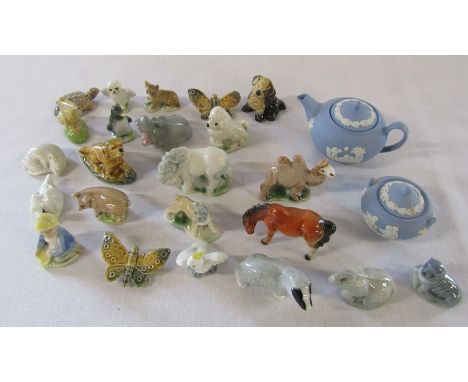 Wedgwood jasperware miniature teapot and bowl &amp; selection of Wade whimsies