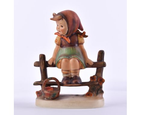   Hummelfigur  farbig staffiert, gemarkt, H: 12,5 cm        Hummel figure  colored painted, marked, height: 12,5 cm      
