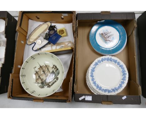 A mixed collection of items to include: Wedgwood Queens ware dinner plates together with Valleyfield pattern dinner plates, S