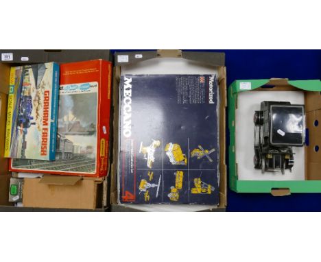 Graham Farish &amp; Tri-ang boxed train sets, Meccano &amp; battery car: Collection includes boxed Tri-ang RS606 express good