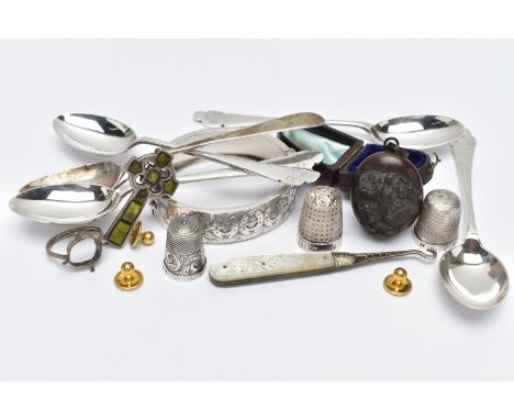 A SELECTION OF SILVER TEASPOONS, A BANGLE AND THIMBLES WITH OTHER ITEMS, to include four teaspoons, each with engraved initia