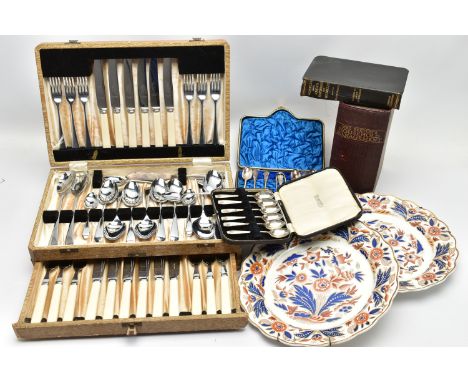 A COMPLETE CANTEEN, A SET OF SILVER TEASPOONS AND OTHER ITEMS, light wooden canteen complete with a six person table setting 