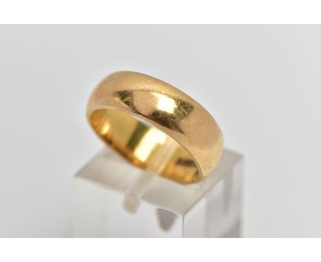 AN 18CT GOLD WIDE BAND RING, polished yellow gold wide band, approximate band width 6.2mm,, hallmarked 18ct Birmingham, ring 