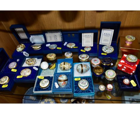 A COLLECTION OF MODERN BOXED AND LOOSE ENAMEL BOXES AND EGGS BY HALCYON DAYS, BILSTON AND BATTERSEA ENAMELS, ETC, mostly comm