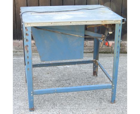 A circular saw bench, 84cm