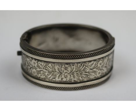 Hallmarked silver bangle 