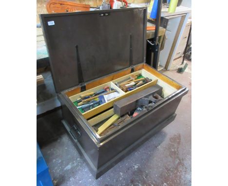 Good carpenters tool chest with quality vintage tools&nbsp; 