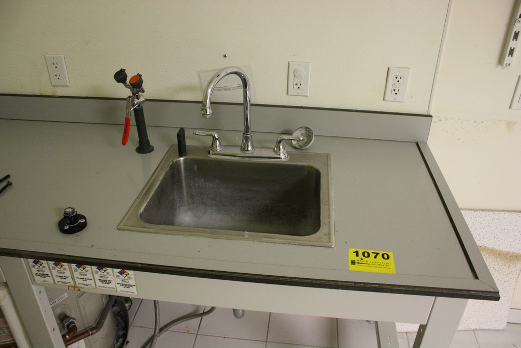EYE WASH STATION W/STAINLESS STEEL SINK (LOCATION 255)