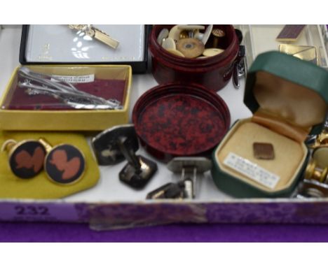 A small selection of gents jewellery including Oriental silver cufflinks, collar studs, tie slides etc