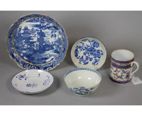 FOUR PIECES OF 18TH CENTURY ENGLISH BLUE AND WHITE PORCELAIN, comprising a Caughley "Willow" pattern saucer dish, marked "S",