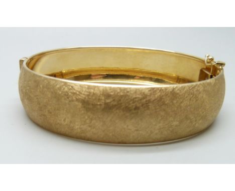 A silver gilt bangle, 15.1g