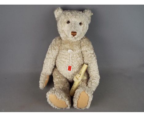 Steiff - an original Steiff Bear, 1908 replica with growler, white 65 cm (high), button in ear with white tag, Teddybar 1908 