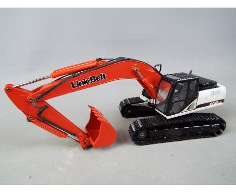 Conrad - A boxed Conrad #2202 diecast 1:50 scale 250X3 Link Belt Excavator. The model appears to be in Mint condition in a Ve