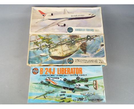 Airfix - a collection of three vintage Airfix all plastic model kits to include a B-24J Liberator model No. 05006-3, 1:72 sca