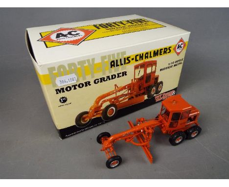 First Gear - A boxed diecast 1:50 scale First Gear Allis Chalmers Forty Five Motor Grader, Official Replica for the 2008 Nati