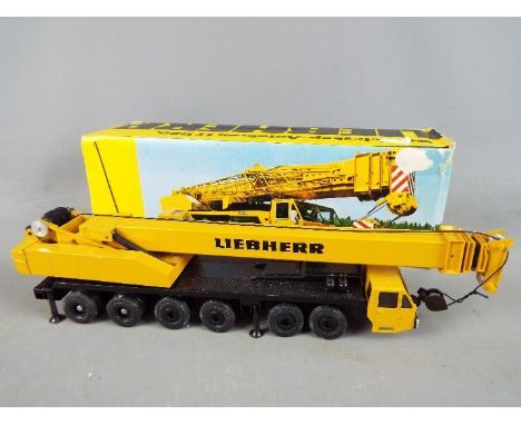 Gescha - A boxed 1:50 scale diecast Gescha Liebherr LT1100 Mobile Crane. The model appears to be in Excellent - Near Mint con