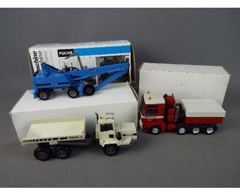 Conrad - Three boxed diecast 1:50 scale construction and commercial vehicles by Conrad. Lot consists of Conrad #2842 Fuchs 35