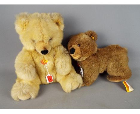 Steiff - two original Steiff Bears comprising a Molly Bear, 33 cm (seated) # 0331/33 and a Molly Brown Bear cub, 25 cm (stand