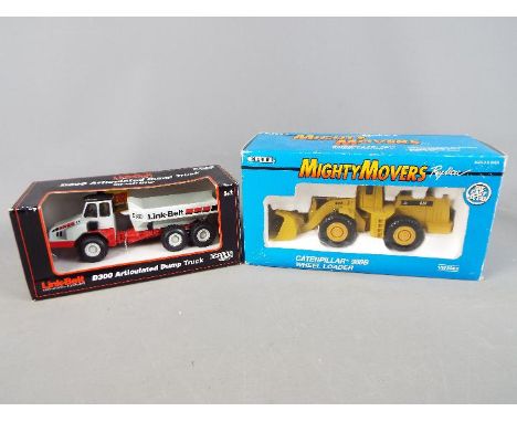 Ertl - Two boxed diecast construction vehicles in 1:50 scale by Ertl. Lot consists of Ertl #1393 Link-Belt D300 Articulated D