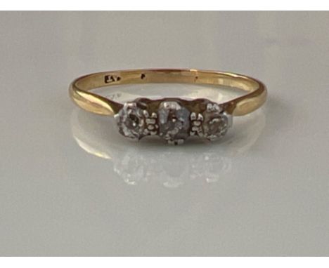 Ladies 9ct gold 3 stone diamond ring. 2g size Q1/2