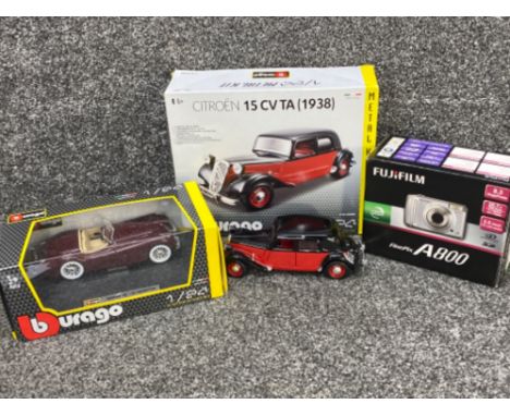 2x diecast model cars by Burago includes the Citroen 15 CV TA &amp; Jaguar XK 120 Roadster both with original boxes, also inc