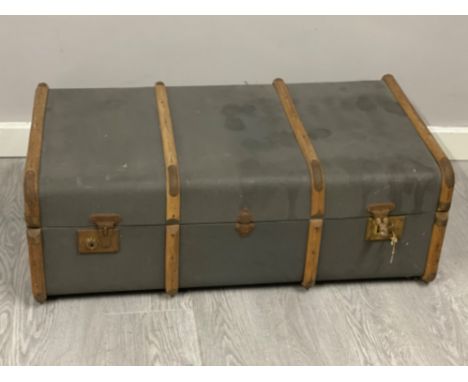 Large Antique 1920s wood &amp; canvas twin handled steamer trunk, 90x51cm, Height 30cm 